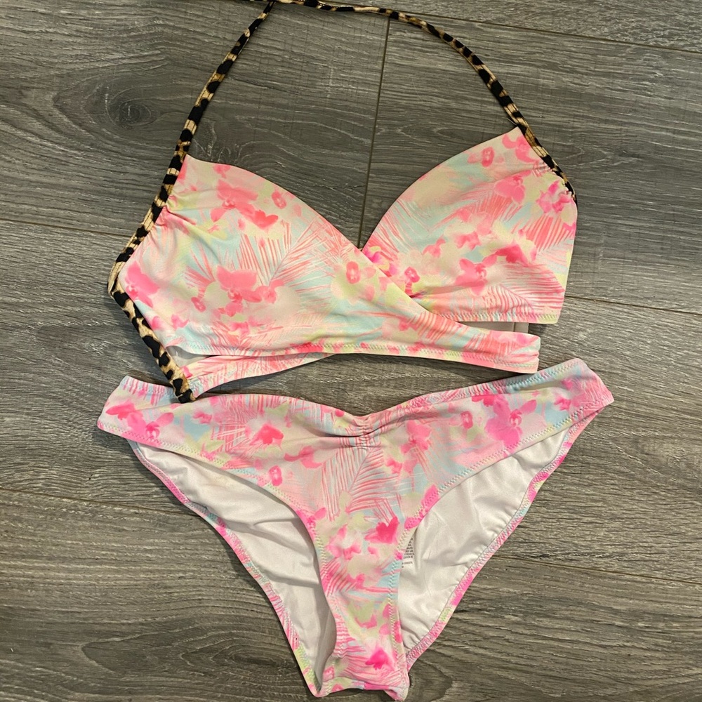 VS Pink bikini